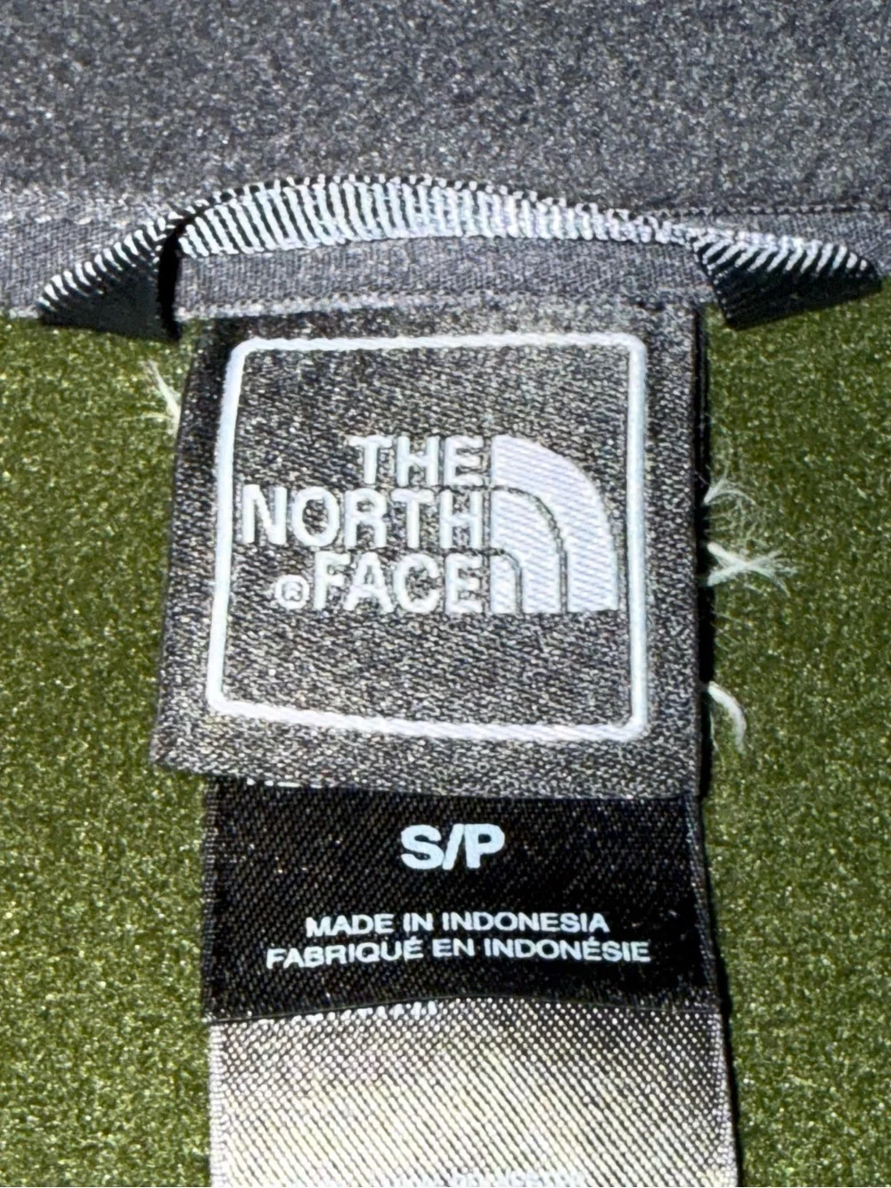 North Face. Men’s Full Zip Fleece. Green & Gray. Size Small.